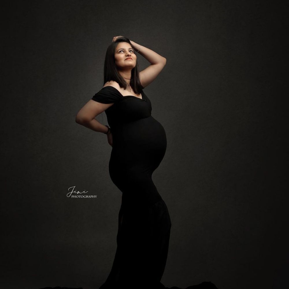 Chiffon Flowy Dress with Short Chiffon Sleeves M002 Maternity Gown | L | Black