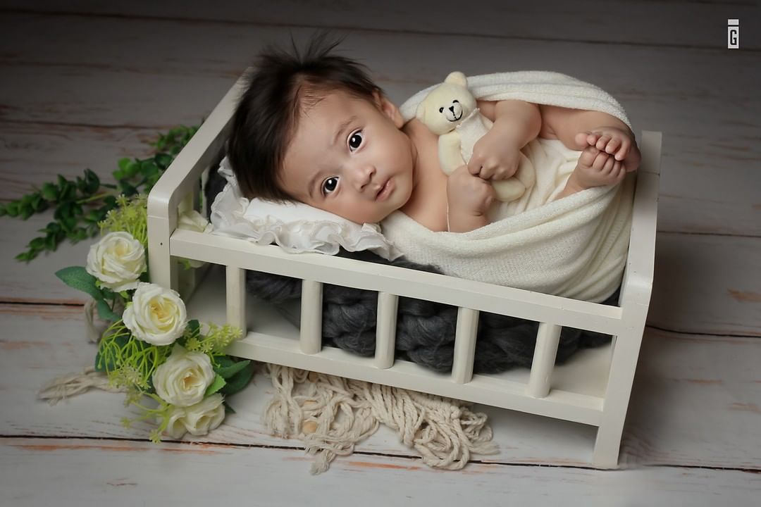 Cradle Style Bed | Wooden Decorative | White