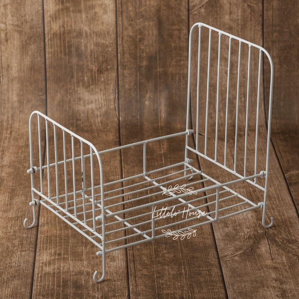 Heritage Iron Bed M014 | Iron Artware | Rustic White