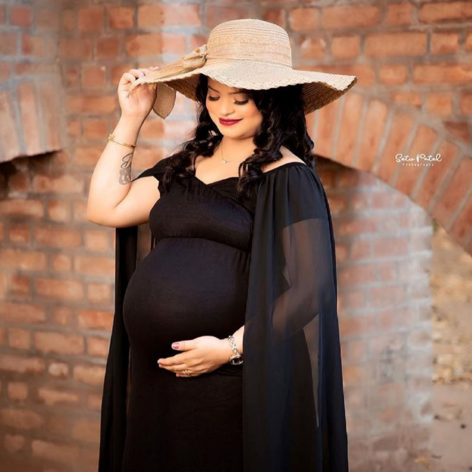 Long Chiffon Sleeves with Flowy Skirt Maxi Dress M019 Maternity Gown | Black
