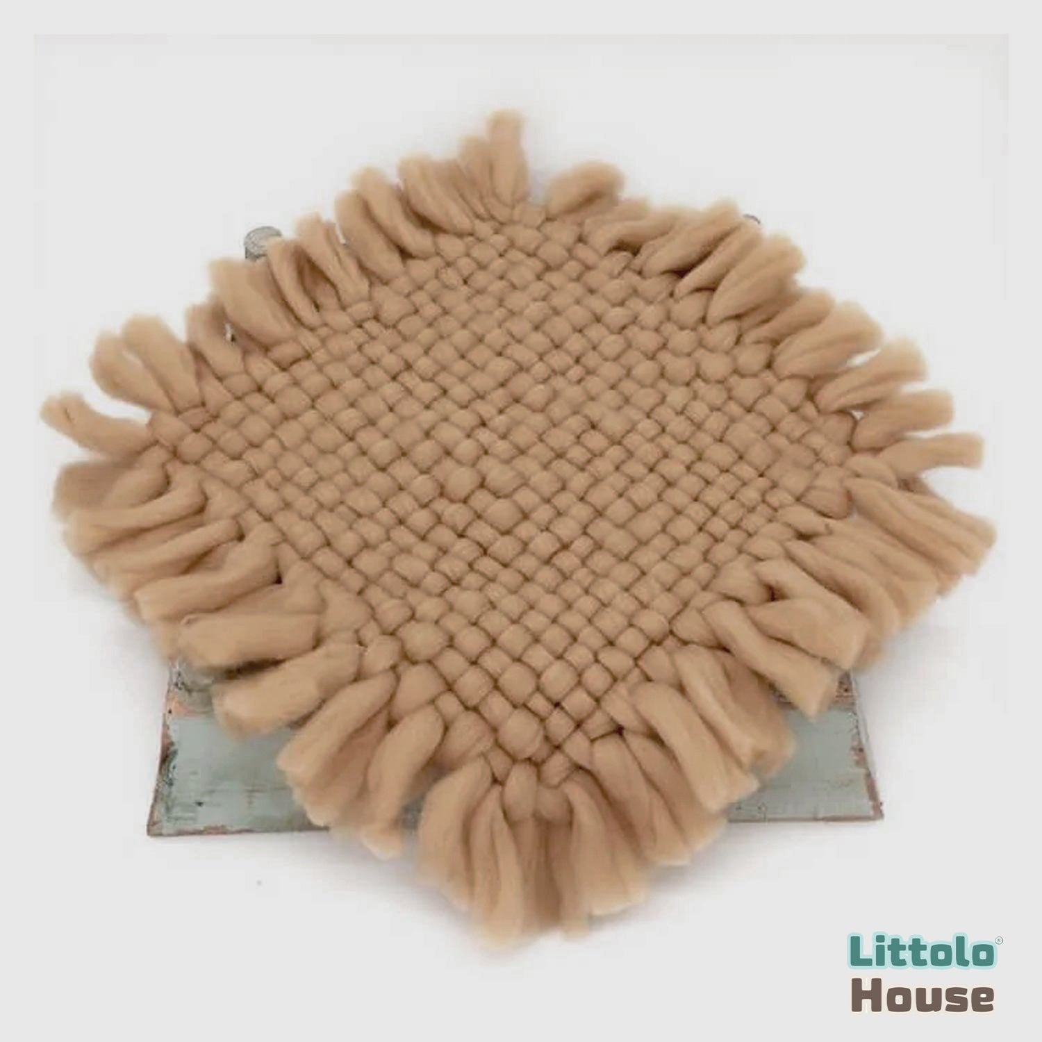 Woolen Square Chunky Layer | Caramel