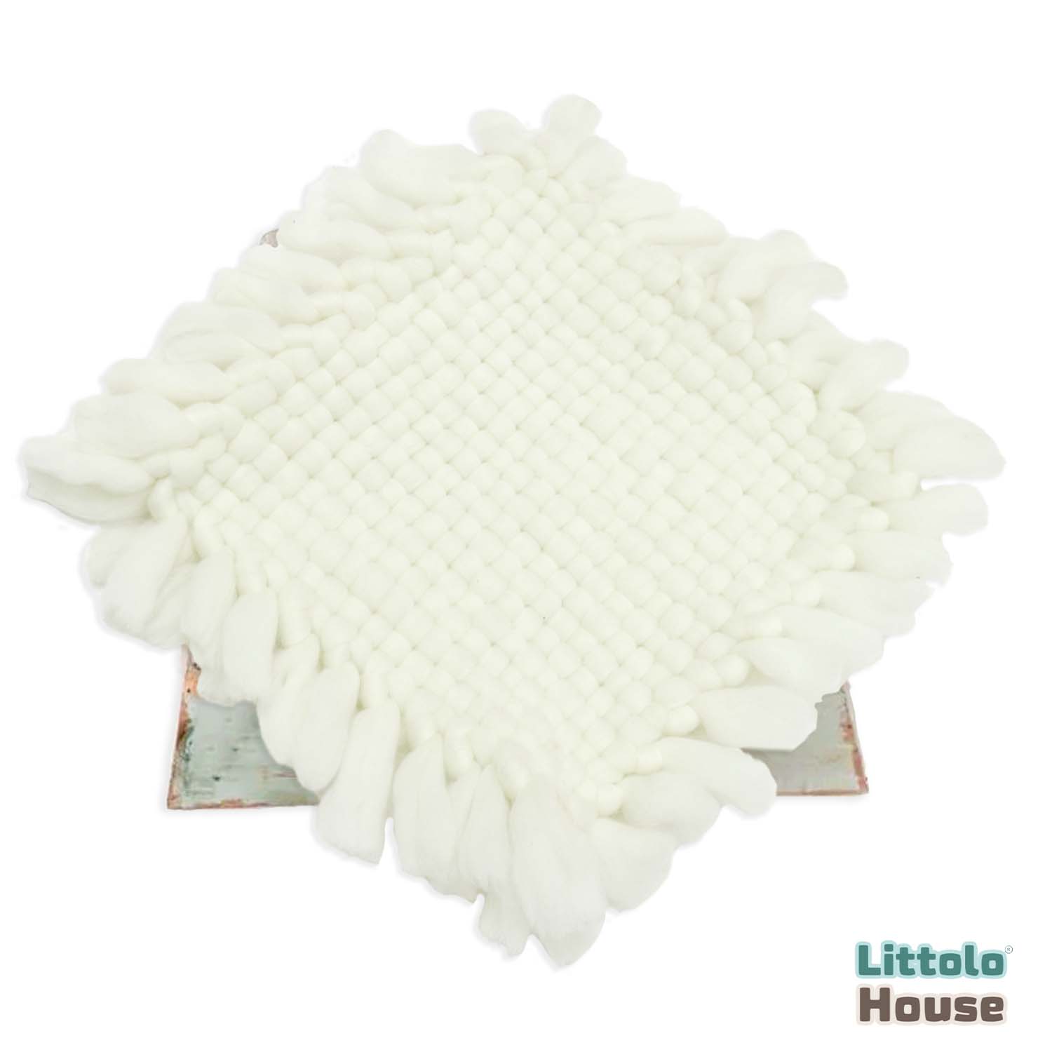 Woolen Square Chunky Layer | White
