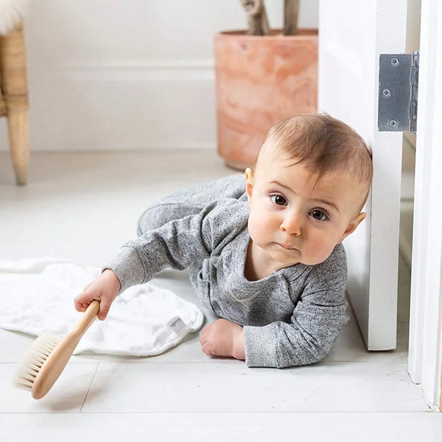 Baby_soft_hair_brush_comb...
