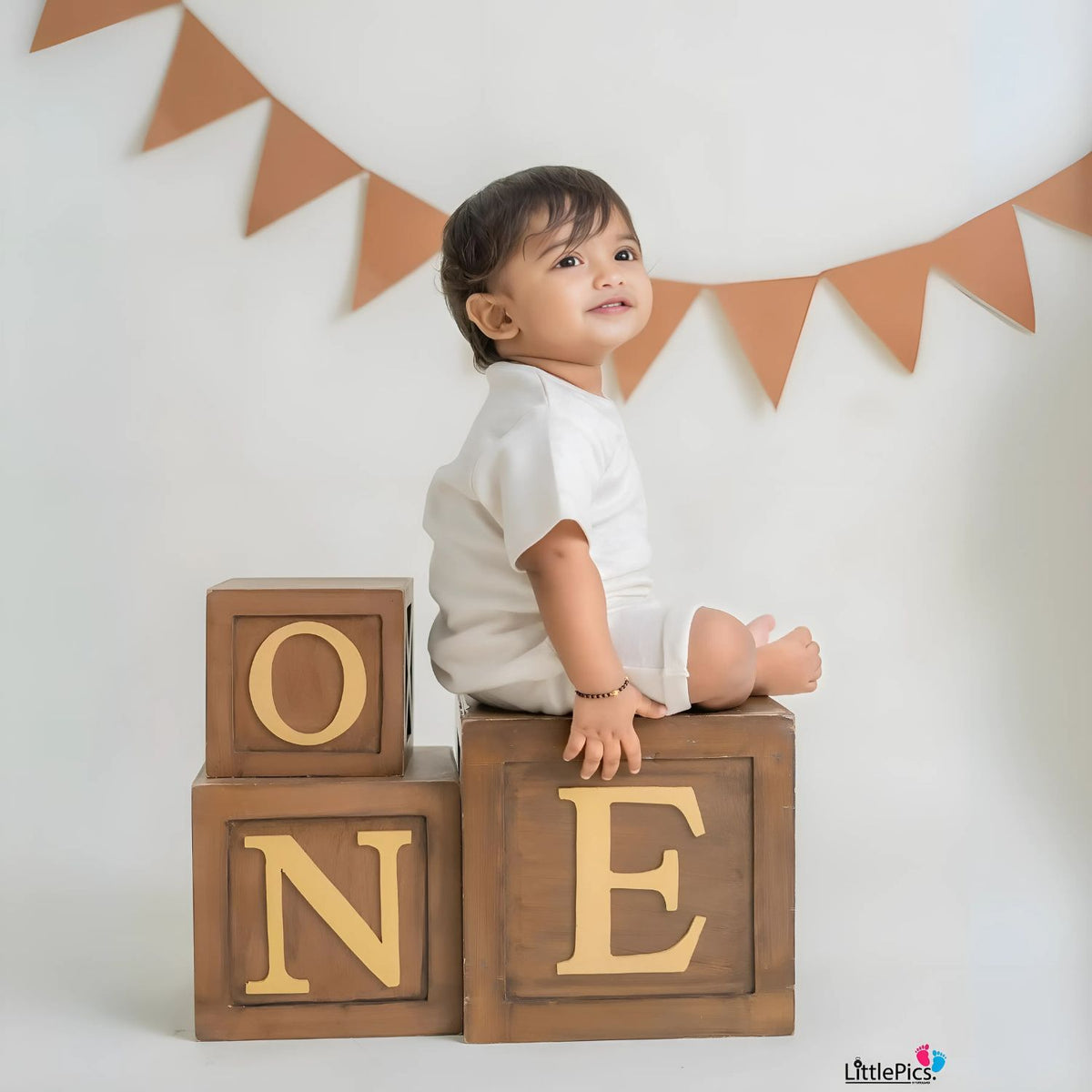 Apple Box with ONE TWO Sign Set of 3 | Wooden Decorative | Rustic Brown