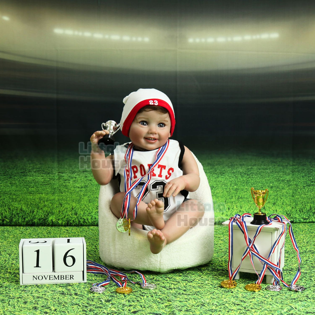 LT024 Little Champion Sports Theme