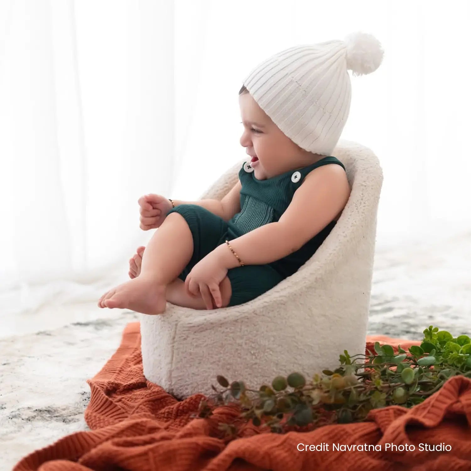 Cozy Fur Posing Chair | Wooden Decorative | Off White
