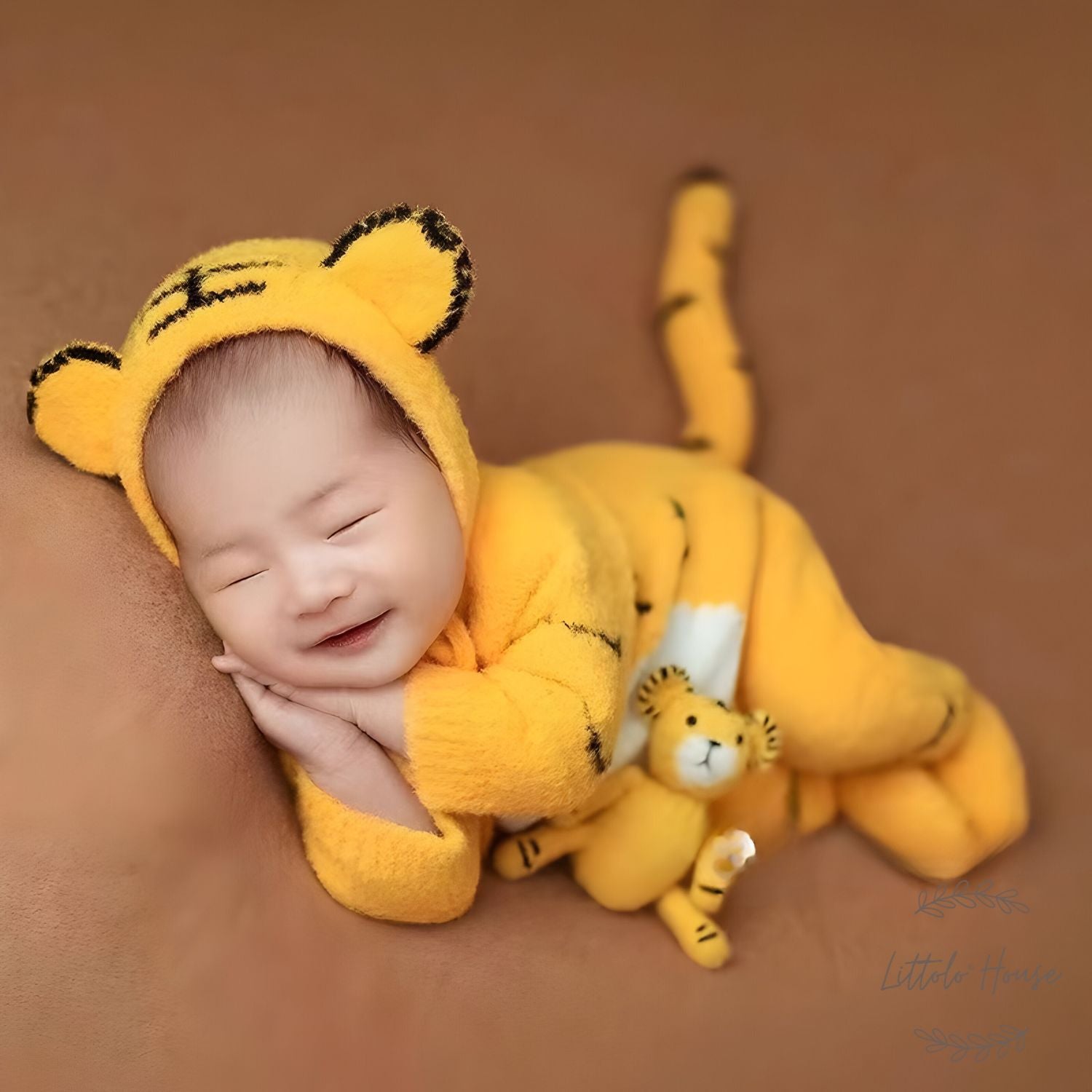 Baby Tiger Costume With Bonnet & Tail O120 | 6M | Yellow