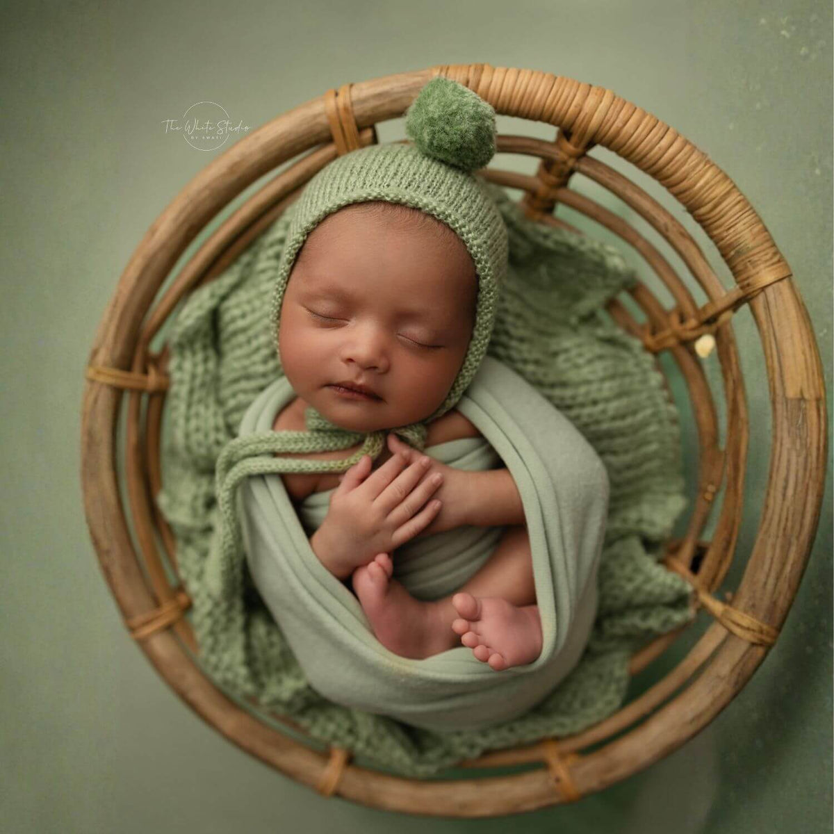 Handspun Chunky Wool Layer With Bonnet SR097 | NB | Bean Green