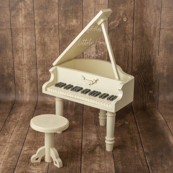 Royal Baby Piano _ Wooden Toy _ Off White